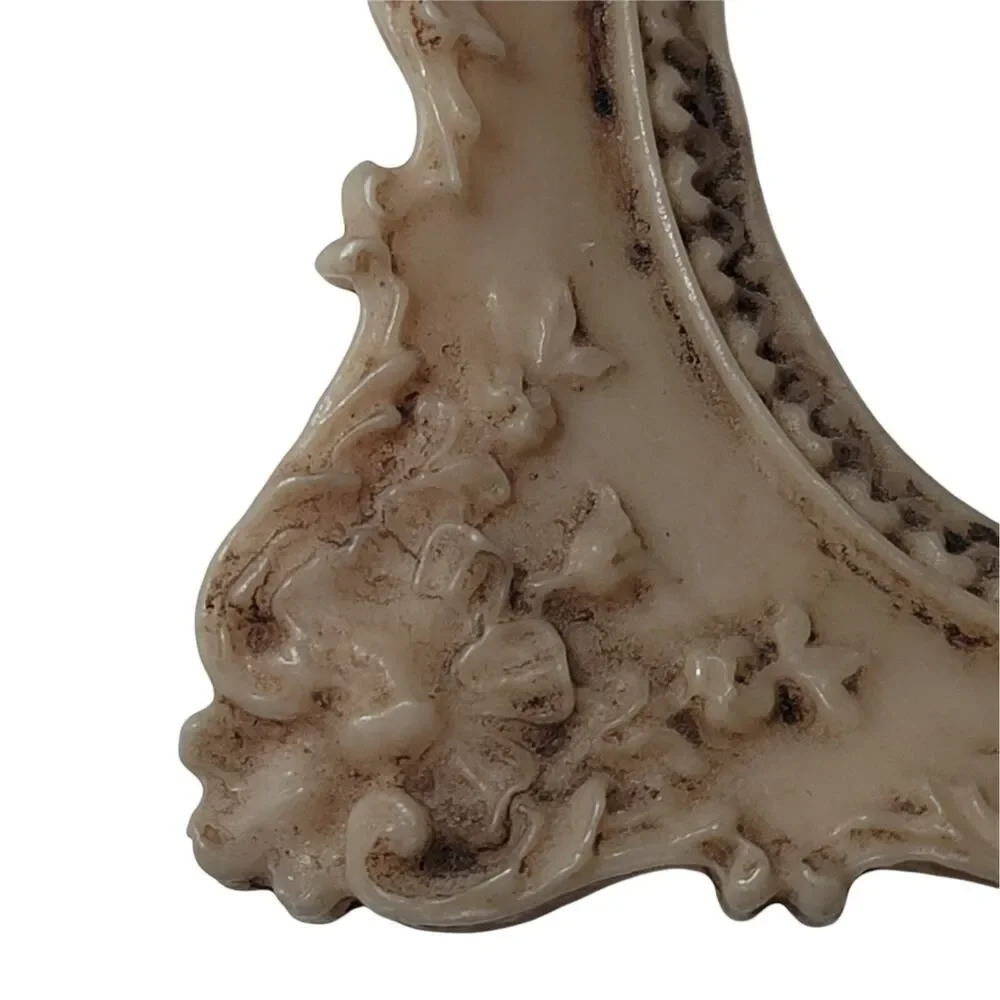 Vintage Victorian Beige Picture Frame Made From Resin 4